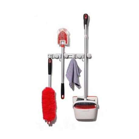 Organizador de escobas expandible OXO Good Grips®